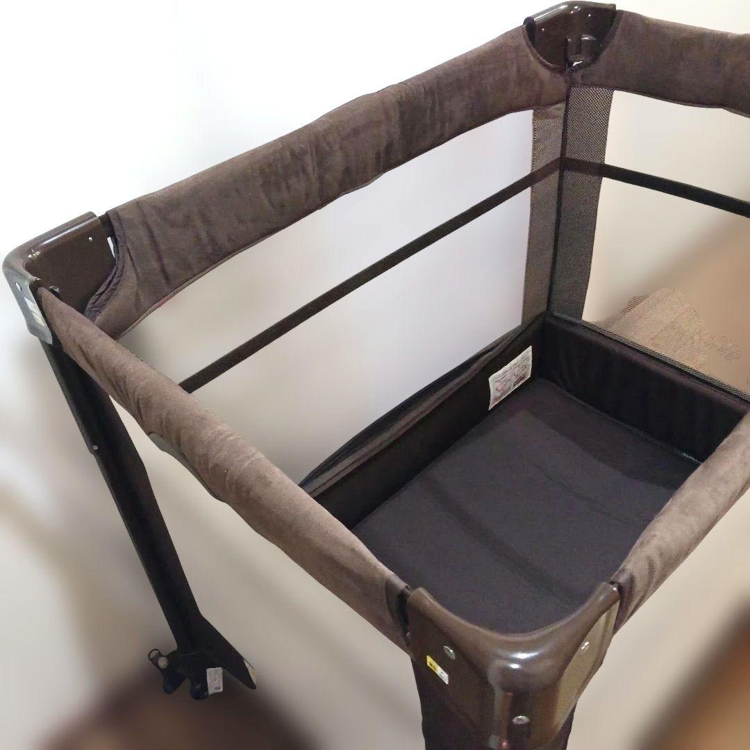 極美品 Aprica ココネルエアー プラス ベビーベッド ブラウン 折り畳み