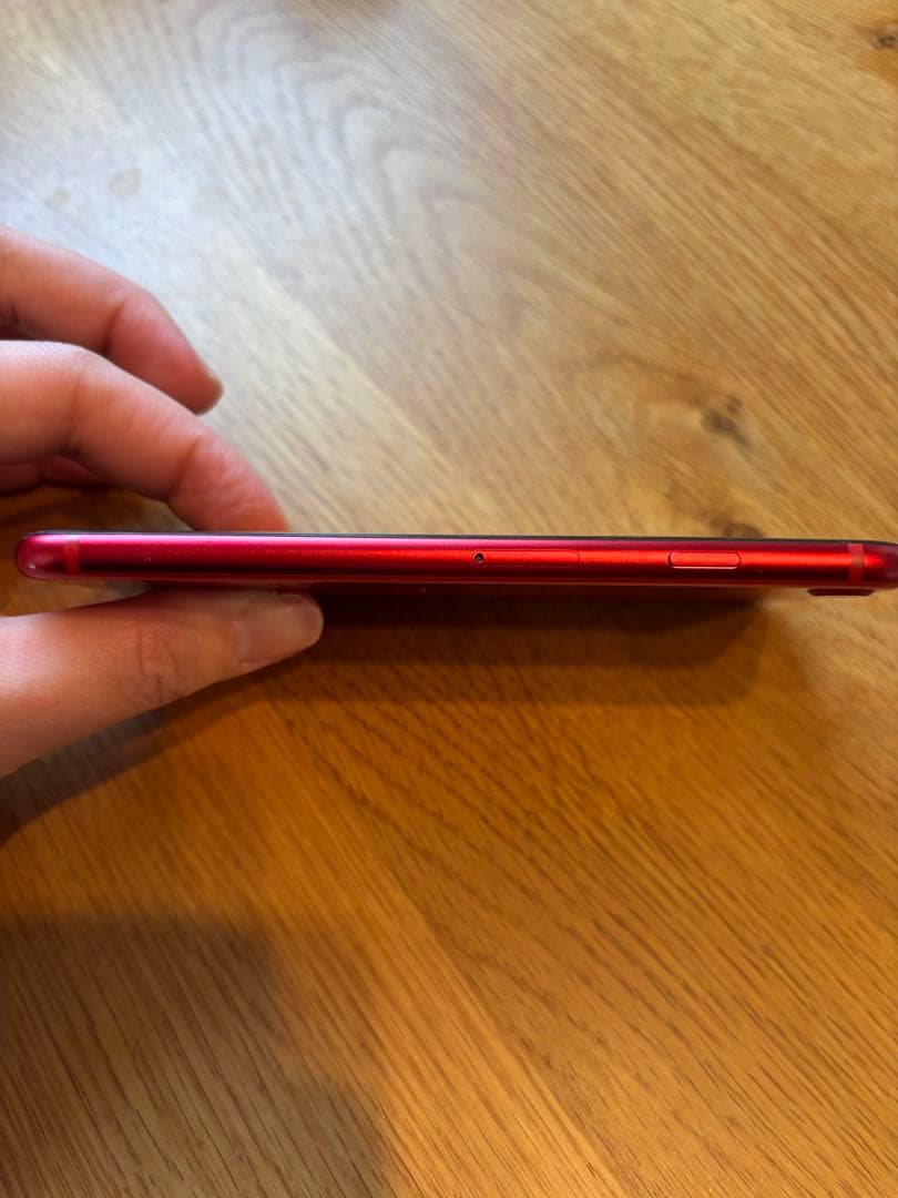 iPhone SE 第二世代　128GB 赤