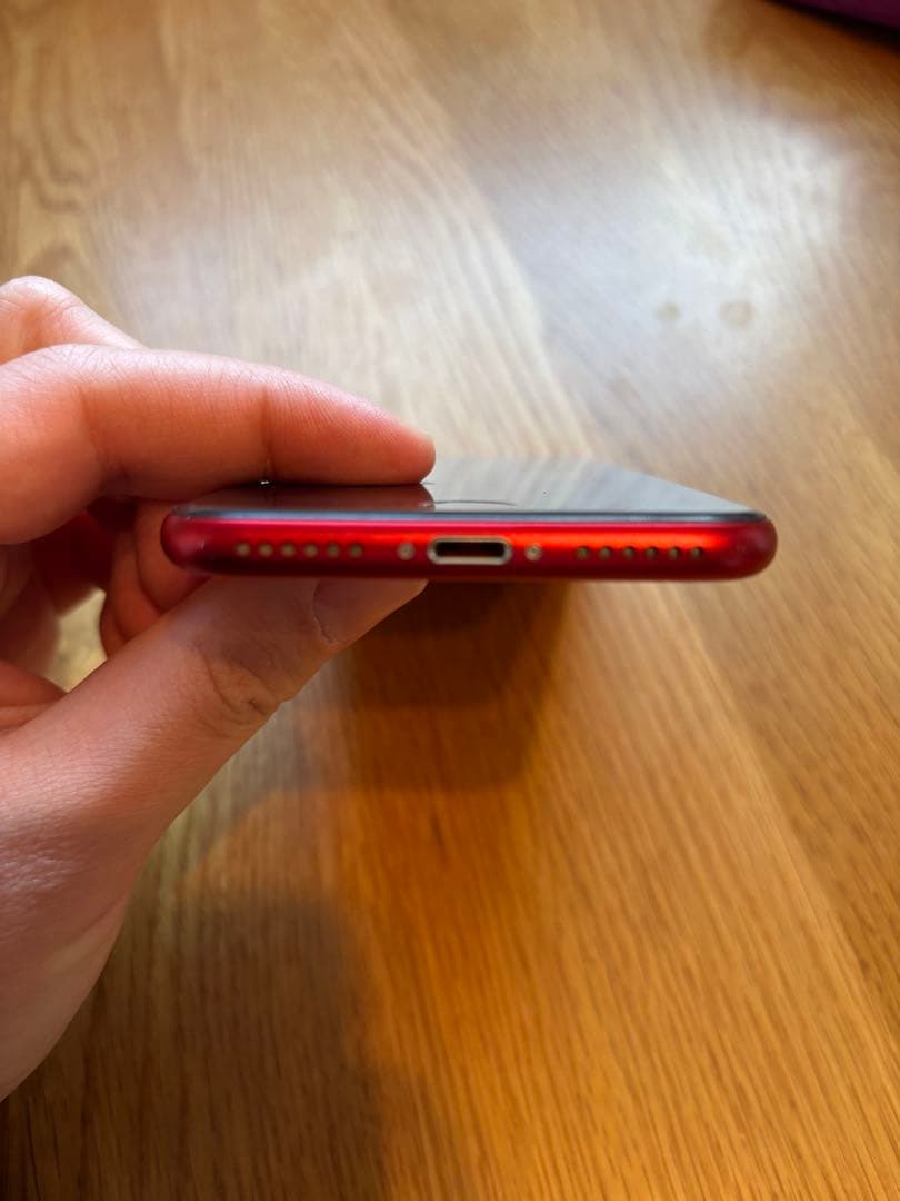 iPhone SE 第二世代　128GB 赤