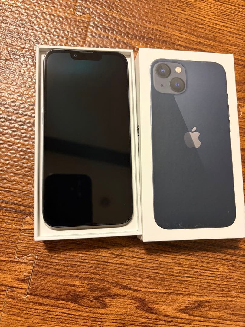 Apple iPhone 13 ブラック本体