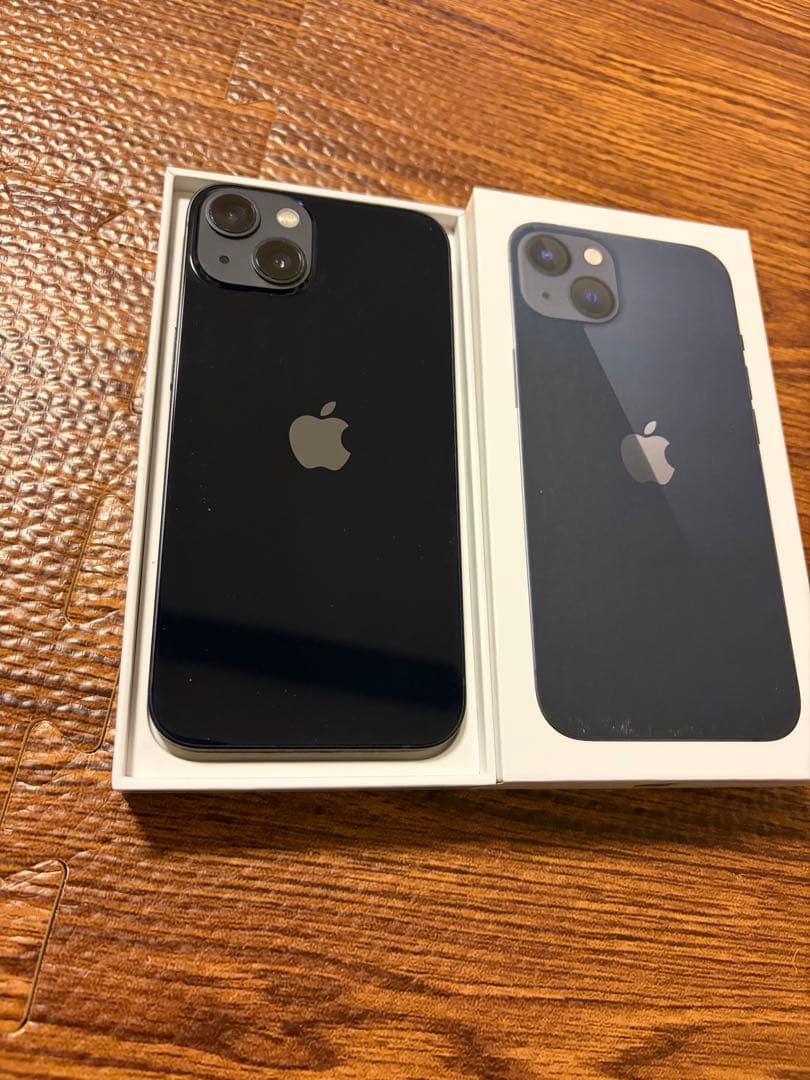 Apple iPhone 13 ブラック本体