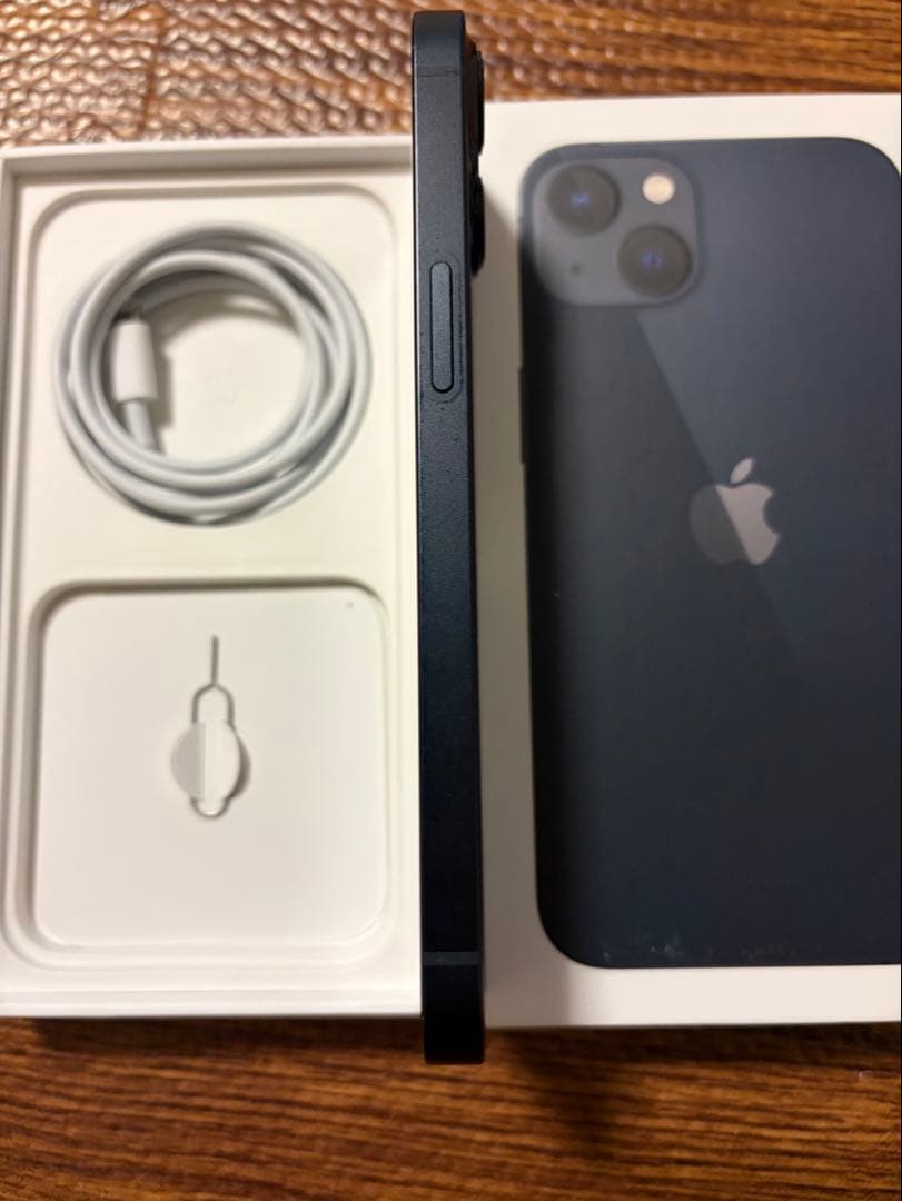 Apple iPhone 13 ブラック本体