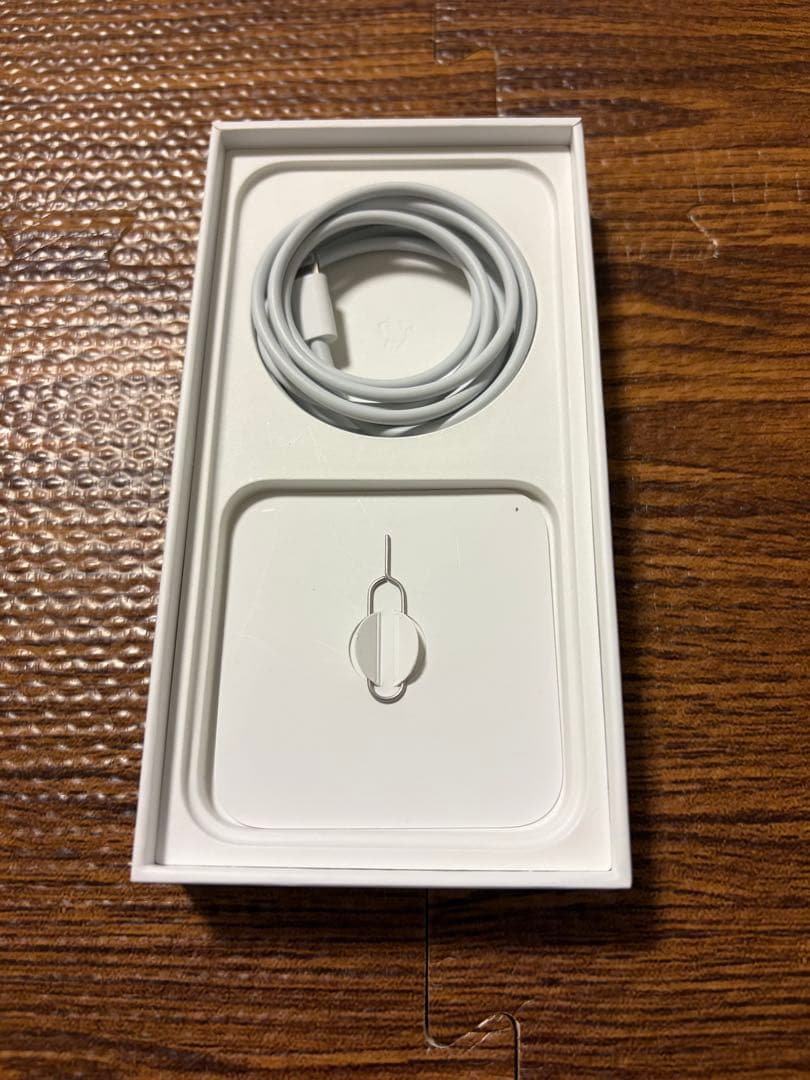 Apple iPhone 13 ブラック本体