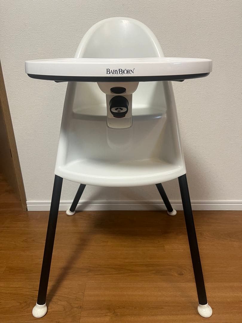 ベビービョルン　BABYBJÖRN ハイチェア ホワイト/ブラック