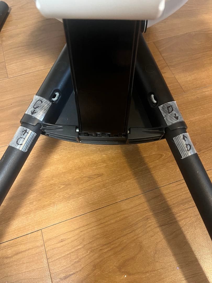 ベビービョルン　BABYBJÖRN ハイチェア ホワイト/ブラック