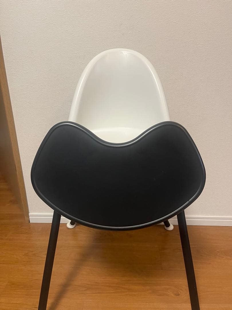 ベビービョルン　BABYBJÖRN ハイチェア ホワイト/ブラック