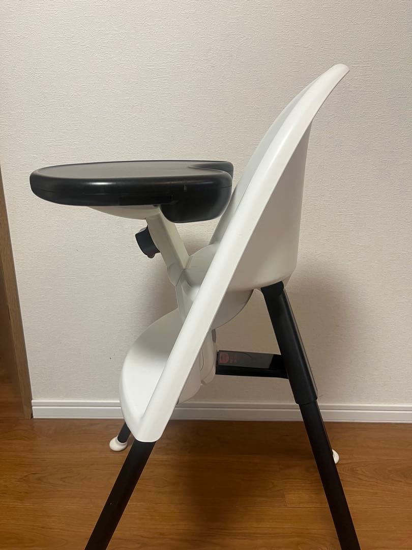 ベビービョルン　BABYBJÖRN ハイチェア ホワイト/ブラック