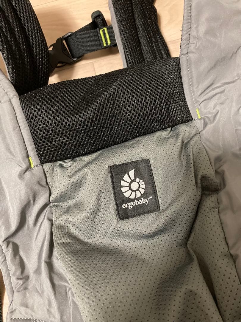 Ergobaby AWAY エルゴベビー アウェイ 抱っこ紐　グレー