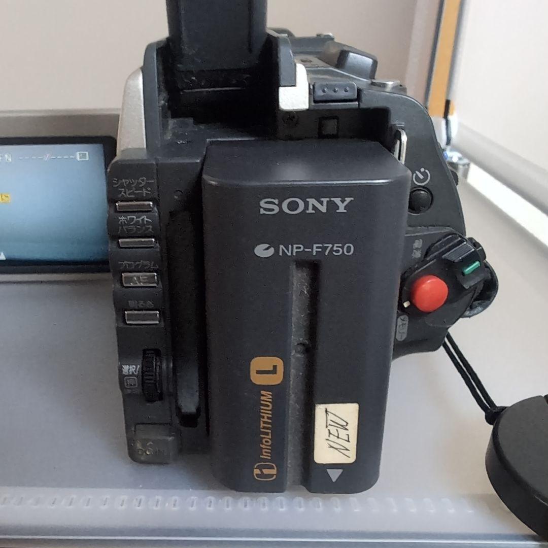 ソニー　ビデオカメラ　ＤＣＲ－ＴＲＶ９００動作品当日発送