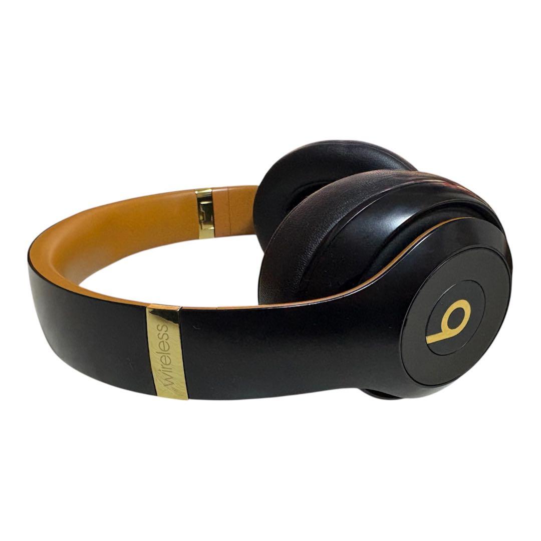 Beats ワイヤレスヘッドホン ブラック/ゴールド 純正ケース充電ケーブル付き