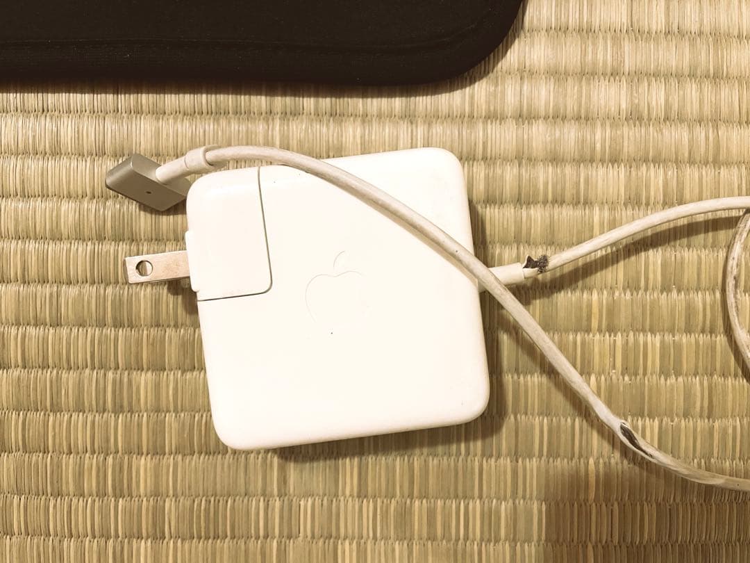 （値下げしました）Macbook Air MD231J/A【動作確認済み】