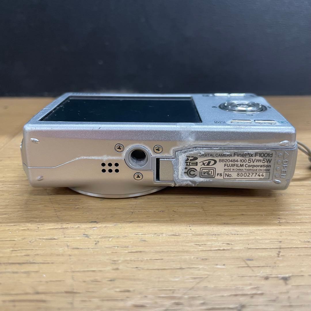 動作品 Fujifilm Finepix F100fd コンパクトデジタルカメラ