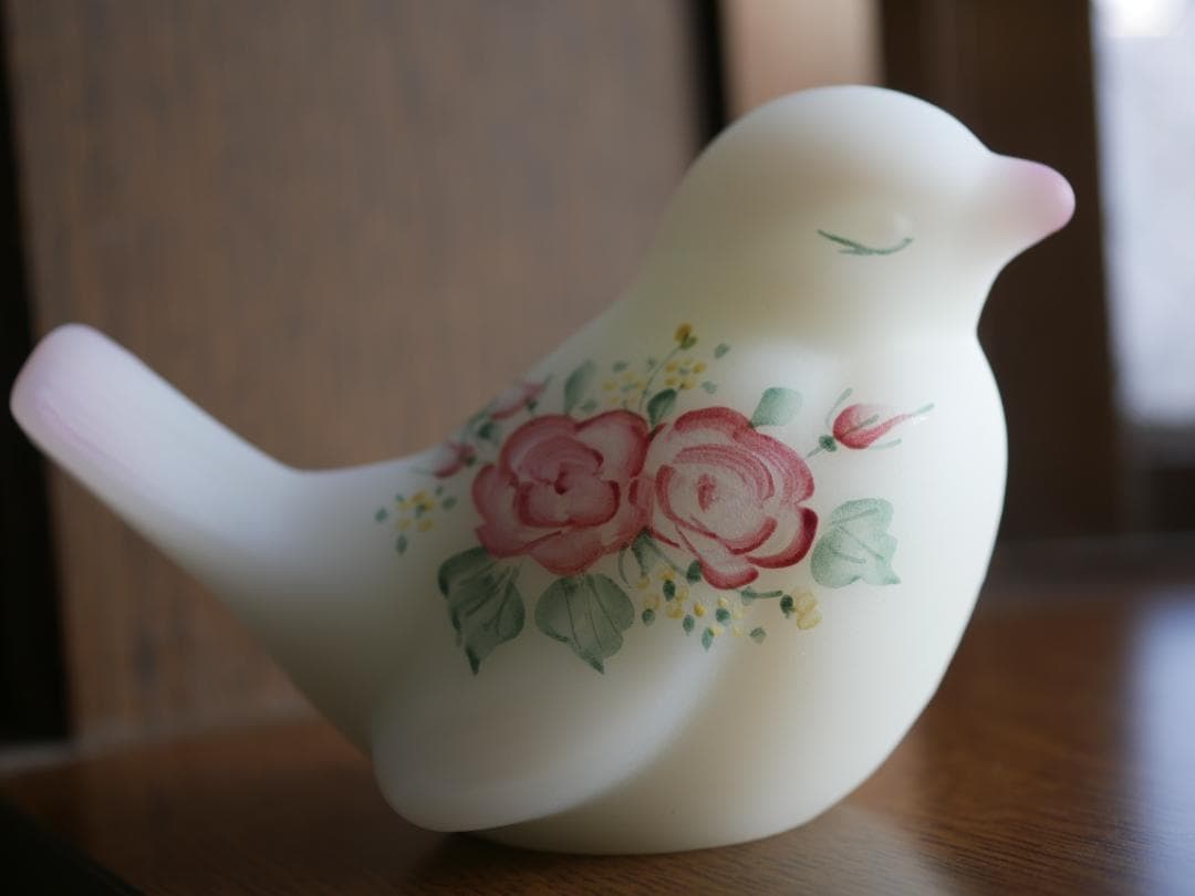 フェントン ペイント付き小鳥フィギュリン （９５周年記念・タグ無し）