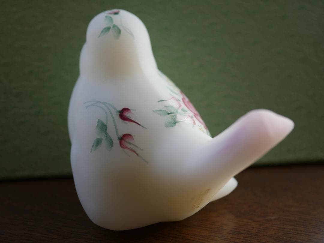 フェントン ペイント付き小鳥フィギュリン （９５周年記念・タグ無し）