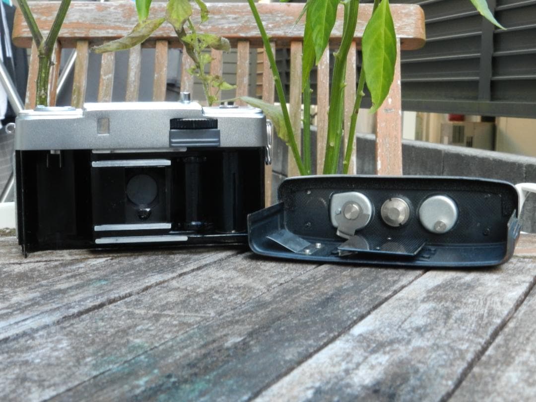 本革　白X黒　OLYMPUS PEN EES EE-S フィルムカメラ　美品