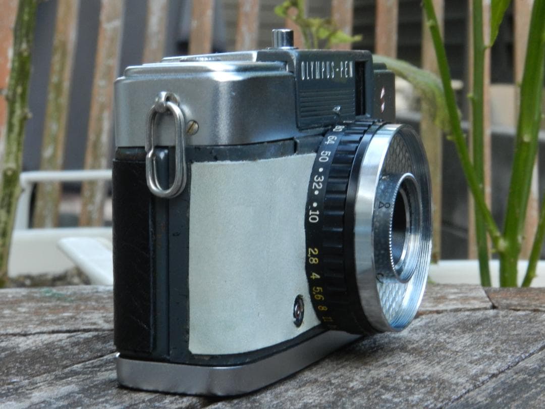 本革　白X黒　OLYMPUS PEN EES EE-S フィルムカメラ　美品