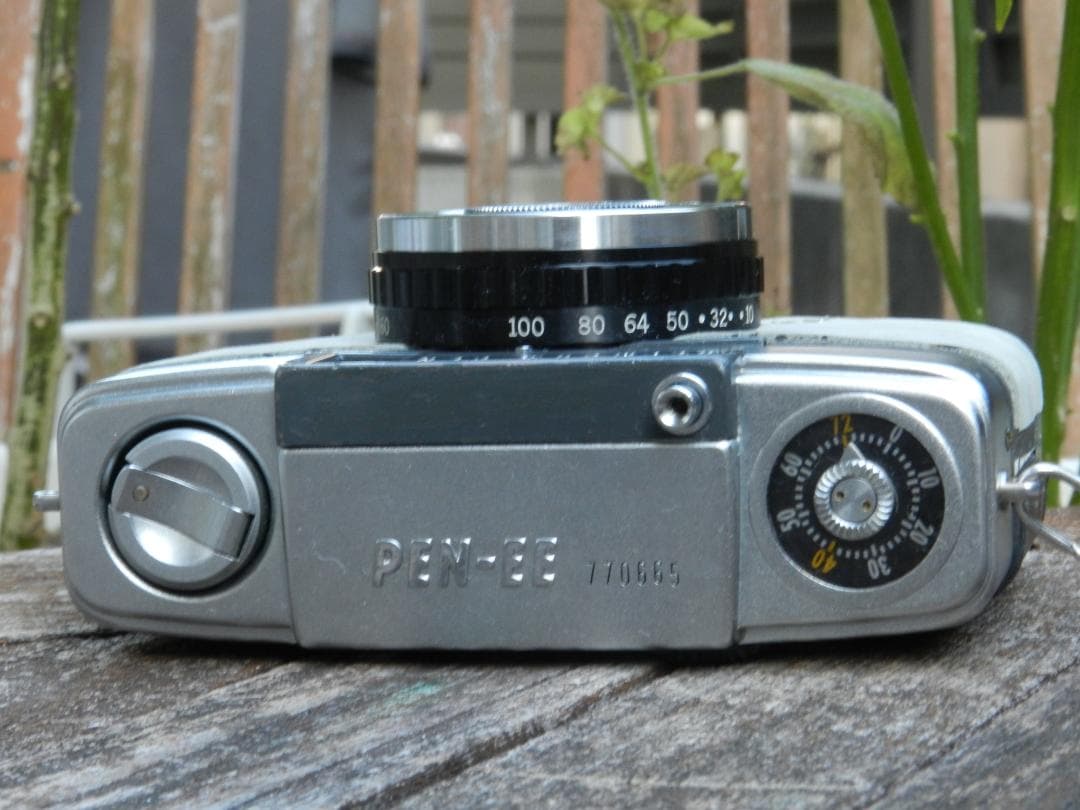 本革　白X黒　OLYMPUS PEN EES EE-S フィルムカメラ　美品