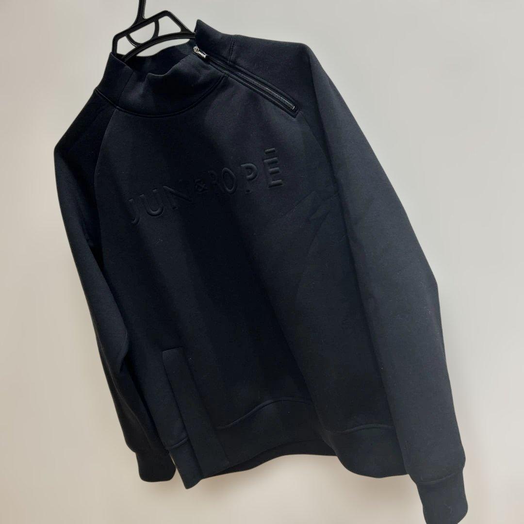 ジュン&ロペ　黒　トレーナー