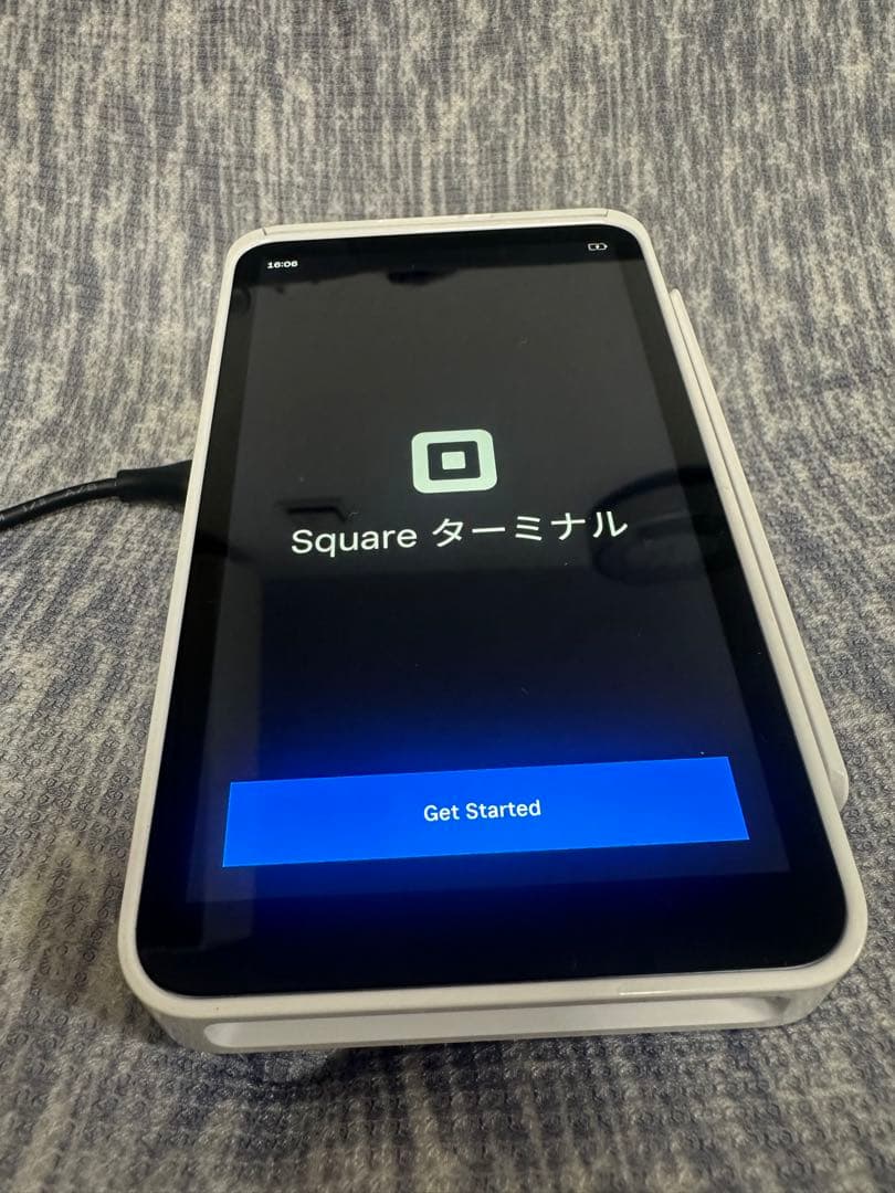 Square ターミナル ホワイト 充電中