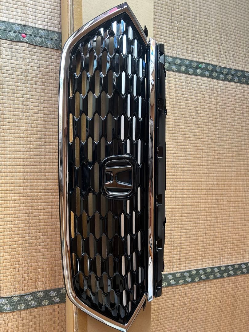 ヴェゼル RV フロントグリル　アーバンスタイル