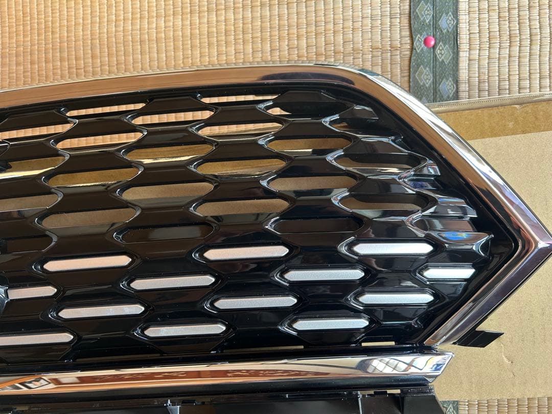 ヴェゼル RV フロントグリル　アーバンスタイル