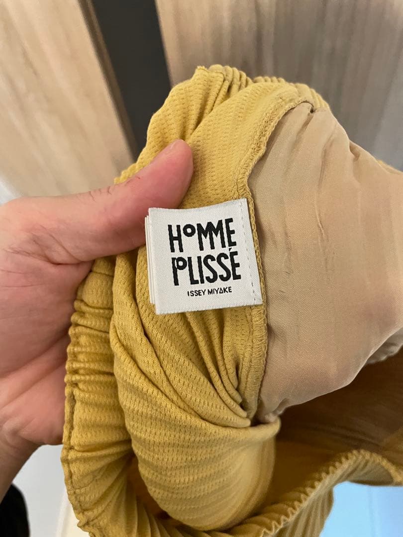 プリーツパンツ　センタープレス　オムプリッセイッセイミヤケ　イエロー　サイズ3