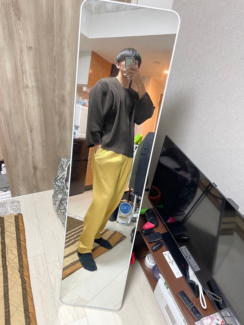 プリーツパンツ　センタープレス　オムプリッセイッセイミヤケ　イエロー　サイズ3