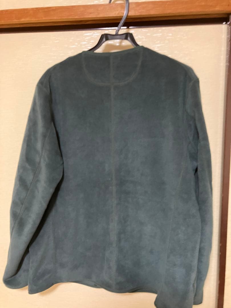 DANTONノーカラーフリースジャケット　サイズ44 カラーはダークグリーン