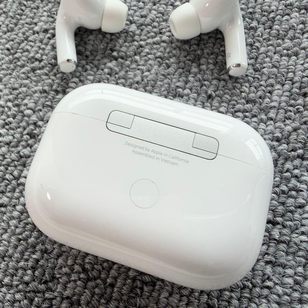 【超美品】AirPods Pro 第2世代 Lightning 清掃済 イヤホン