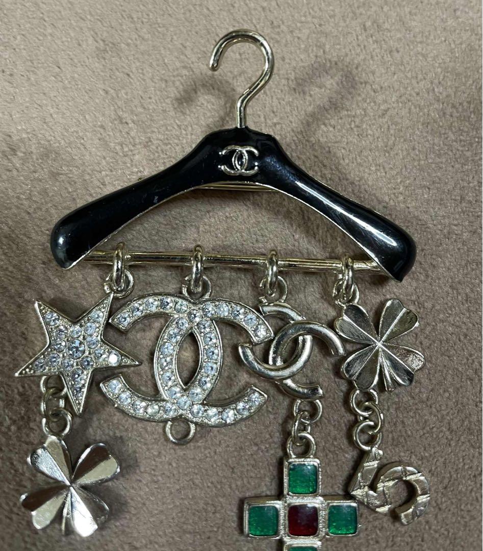 CHANEL シャネル ハンガーモチーフココマークブローチ
