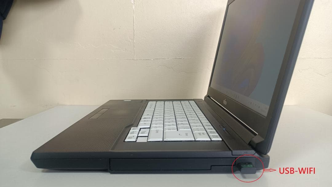 美品ノートパソコンFUJITSU第八世代Corei5 SSD512Gメモリ16G