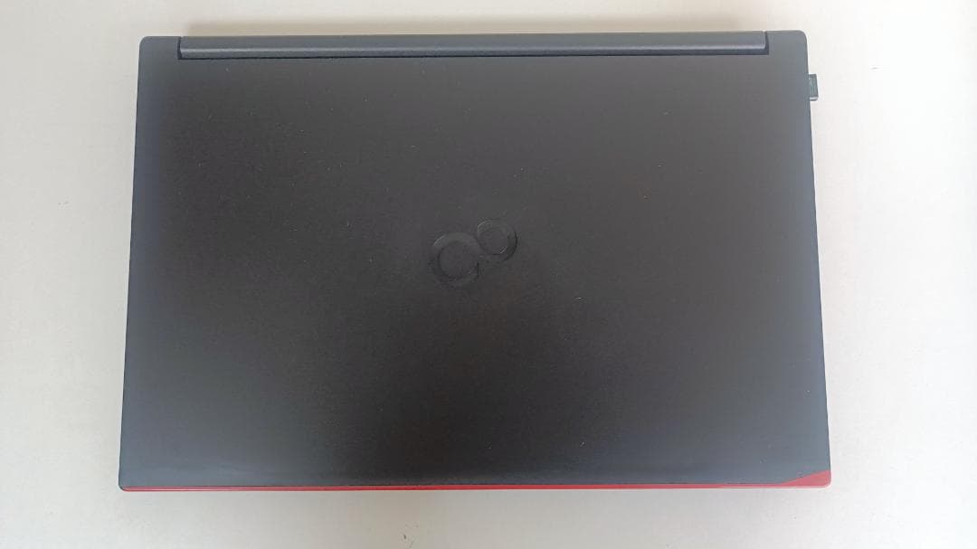 美品ノートパソコンFUJITSU第八世代Corei5 SSD512Gメモリ16G