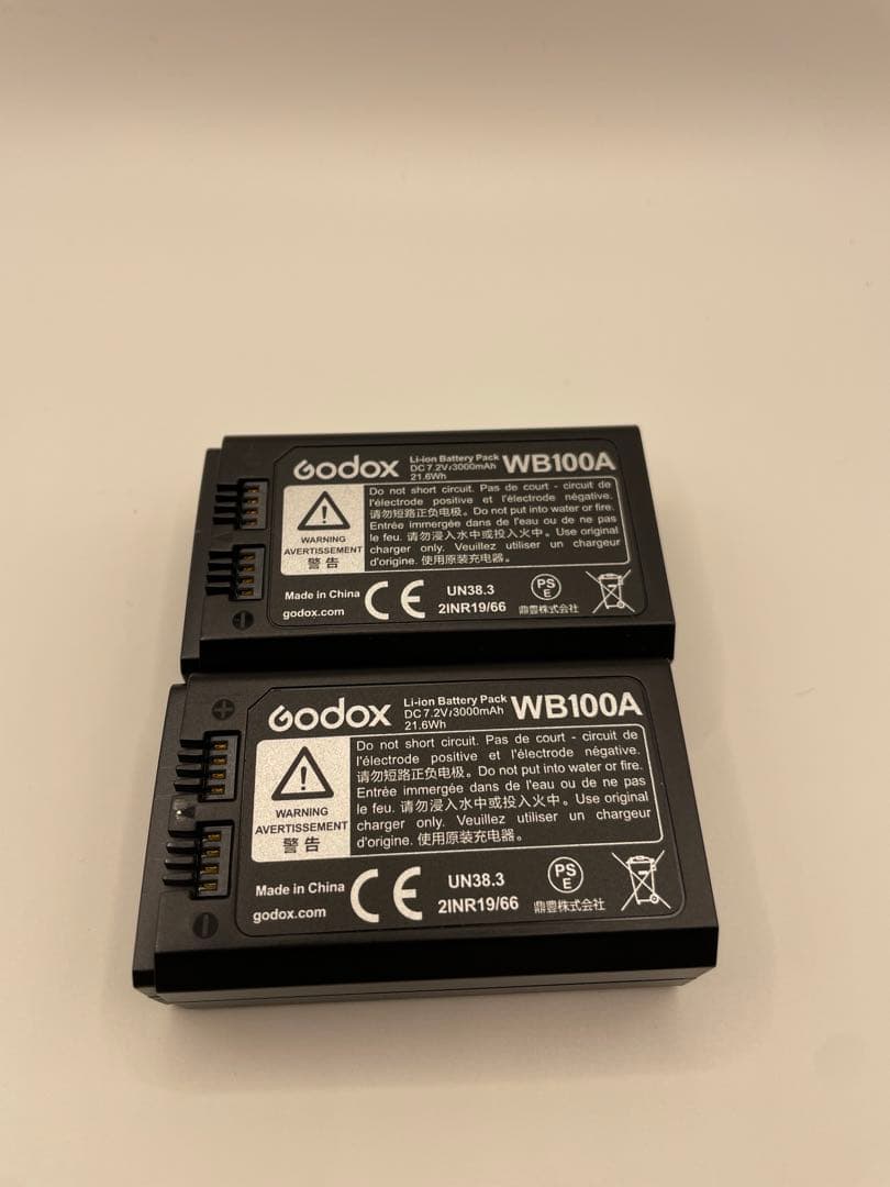 Godox AD100Pro ストロボ 本体と付属品　バッテリー2個