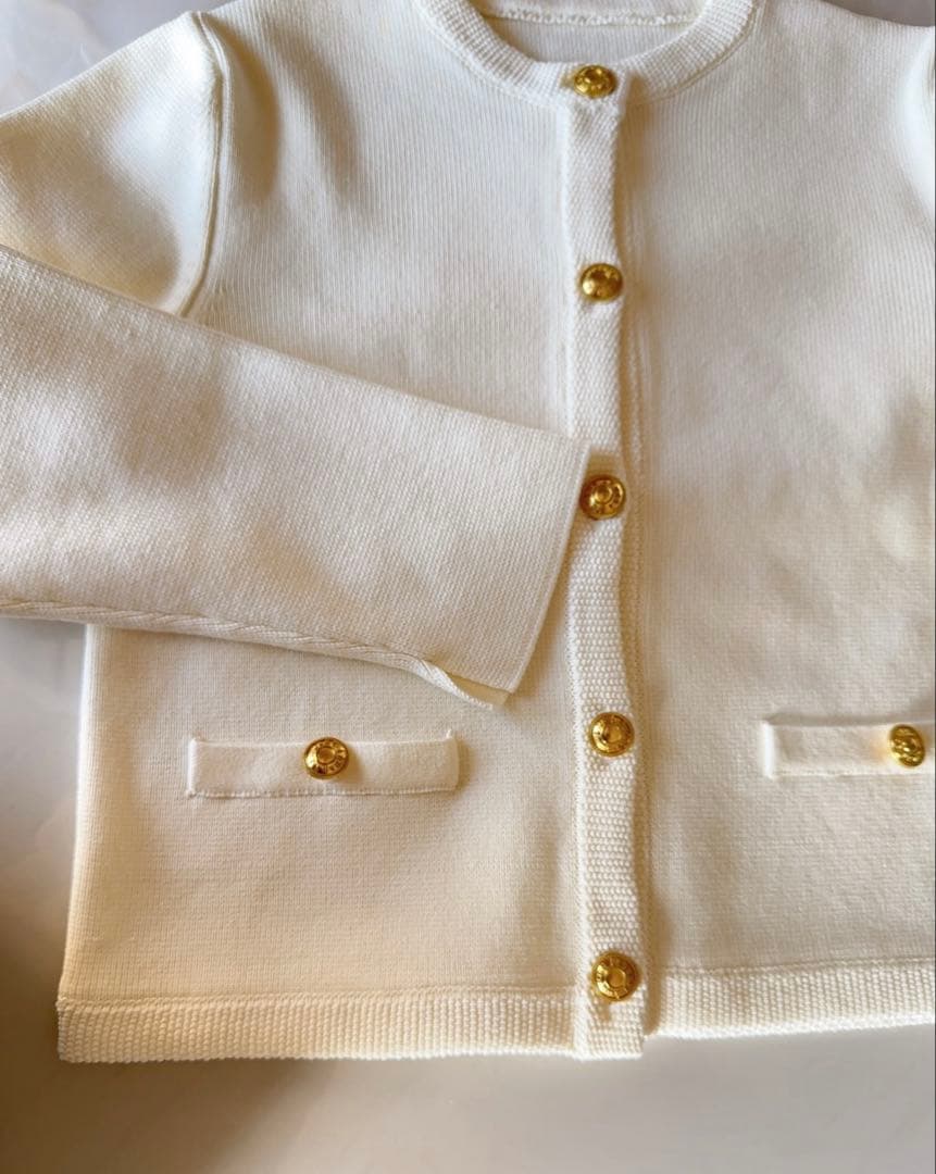 【未使用品】anuansオリジナルボタンノーカラーニットジャケット　ホワイト