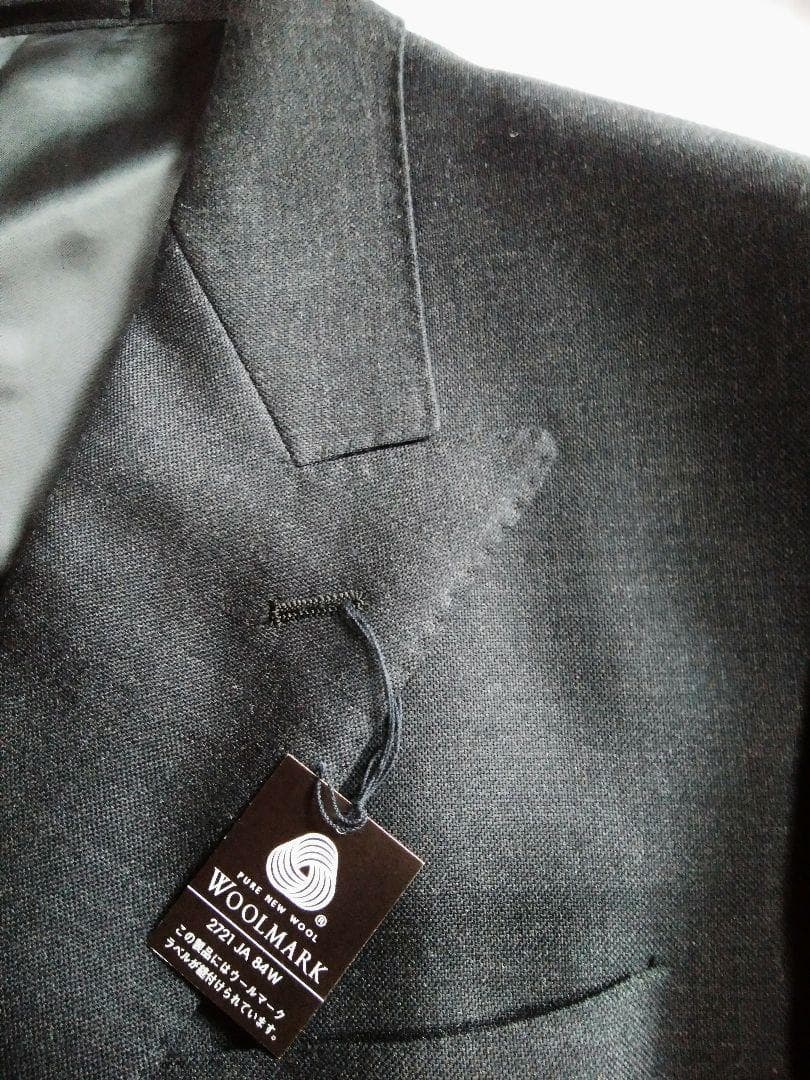 ★新品未使用★　バレンチノ　秋冬　濃灰色　高級　63,800円（税込）92A5