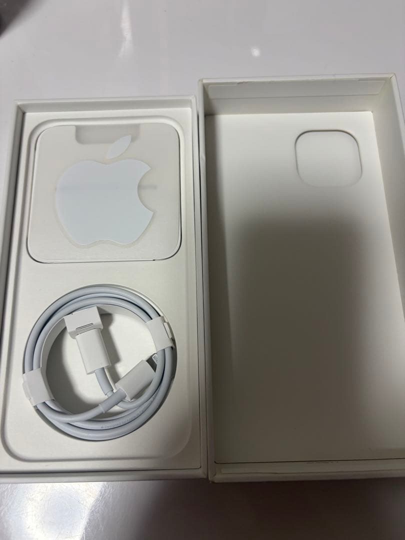 Apple iPhone 14 ホワイト 本体