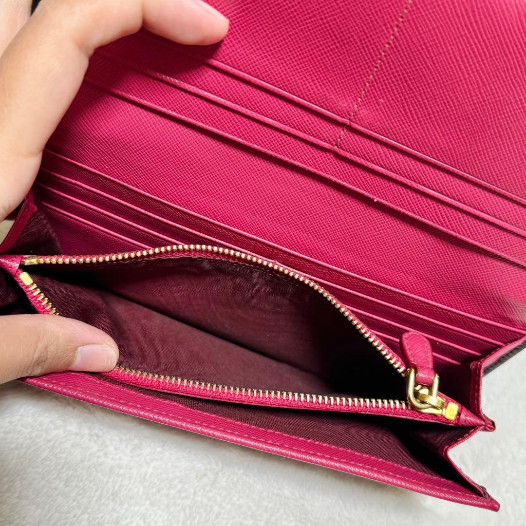 Prada プラダ　長財布　サフィアーノ　ゴールドロゴ