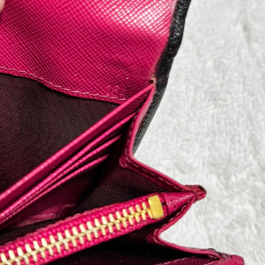 Prada プラダ　長財布　サフィアーノ　ゴールドロゴ