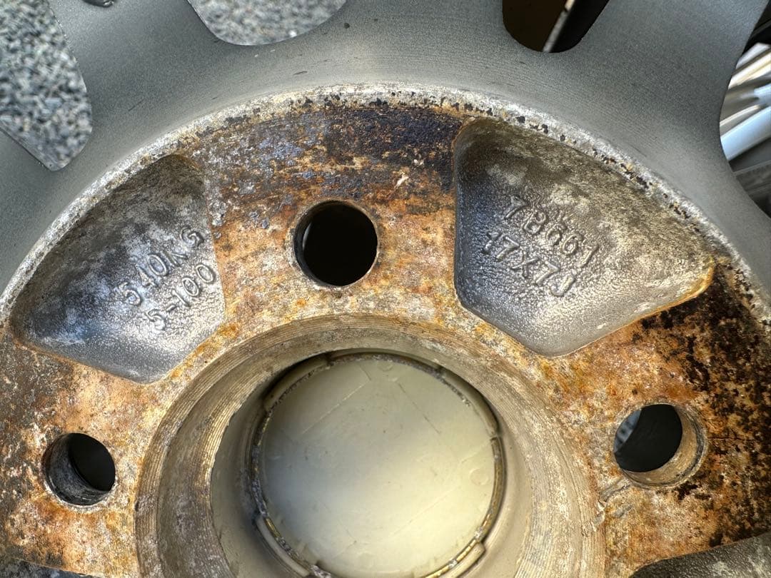 weds VELVA 17x7J 215/45R17スタッドレス　４本