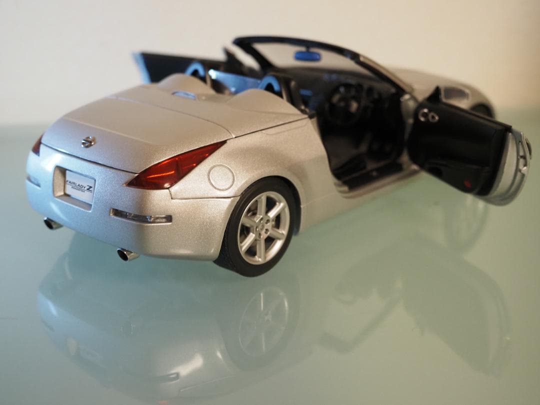 AUTOart 1/18 日産 フェアレディZ Z33 ロードスター シルバー