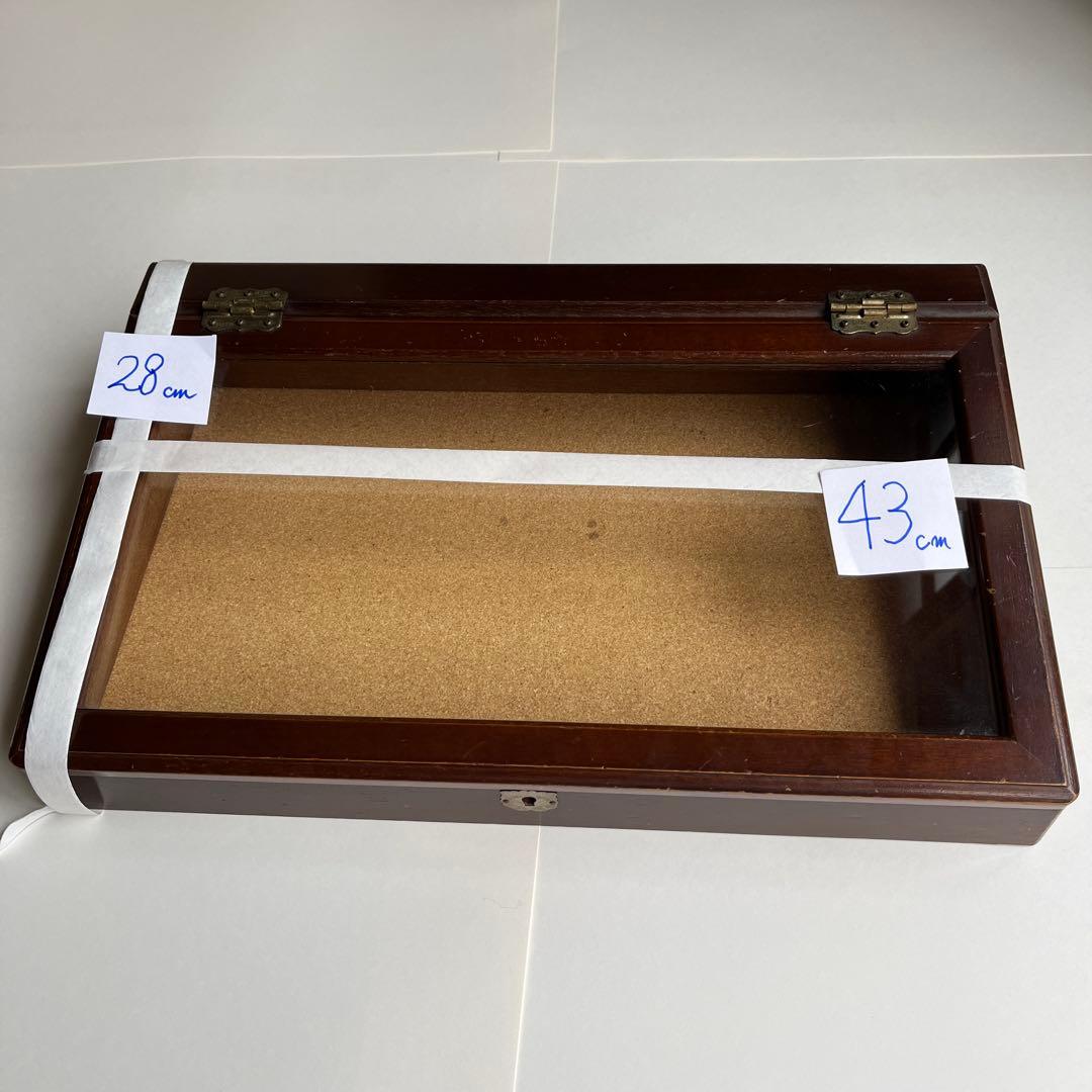 ショーケース　ガラスケース　木製コレクションケース鍵付き