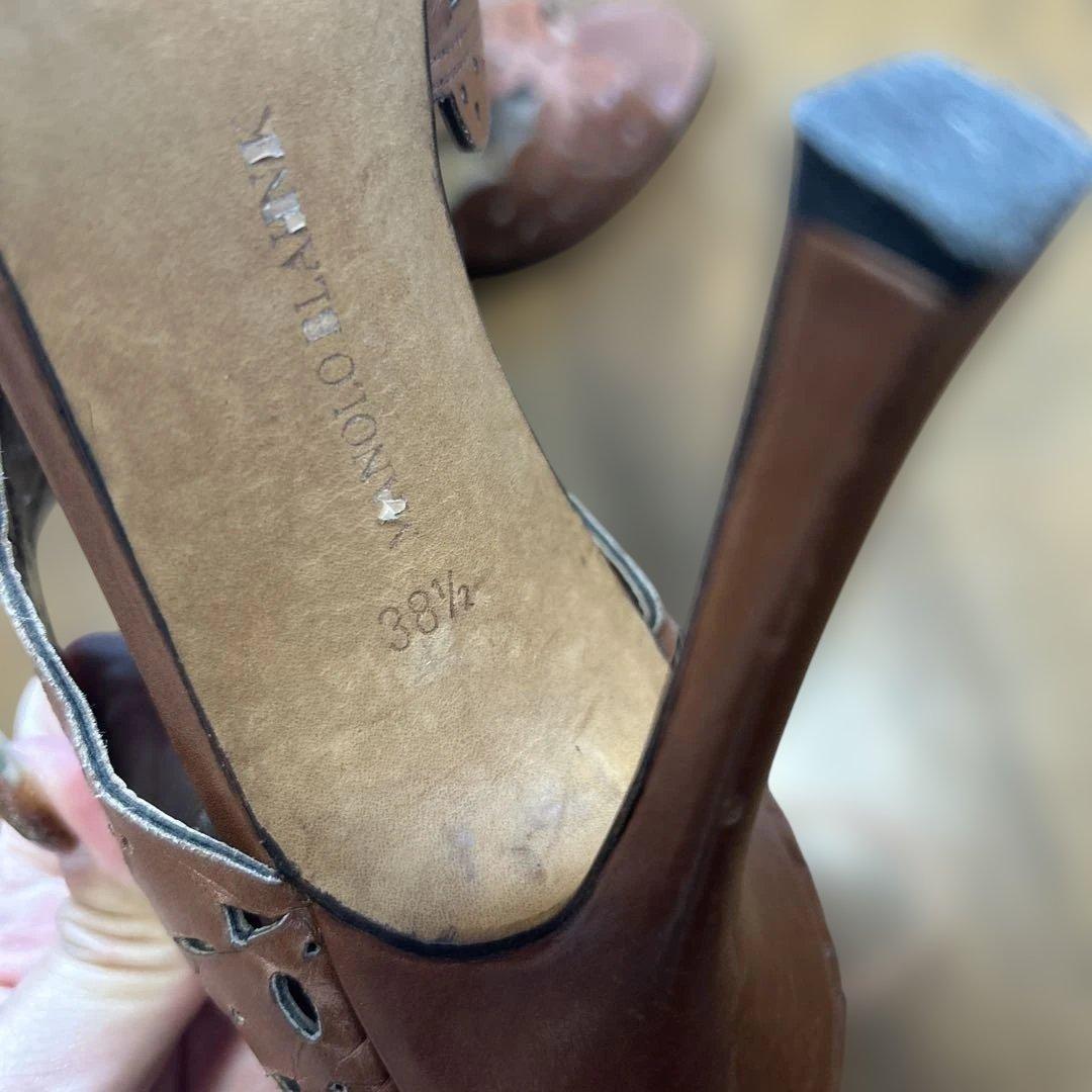 MANOLO BLAHNIK ブラウンカットアウトオープントゥサンダル