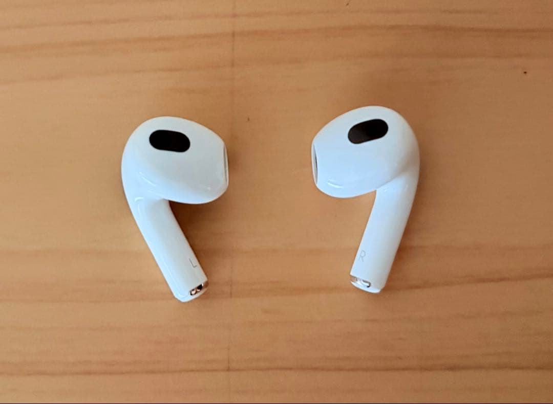 AirPods3世代　ホワイト MagSafe充電ケース付き