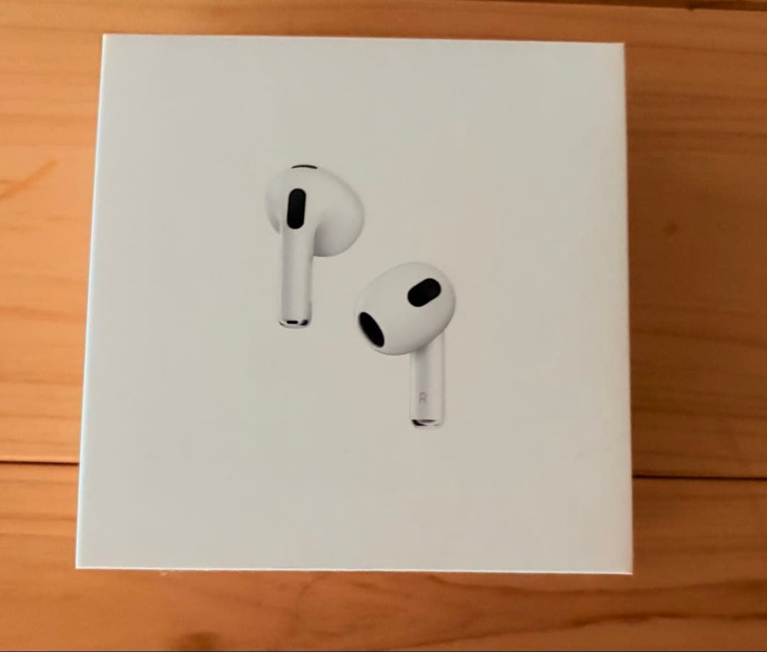 AirPods3世代　ホワイト MagSafe充電ケース付き