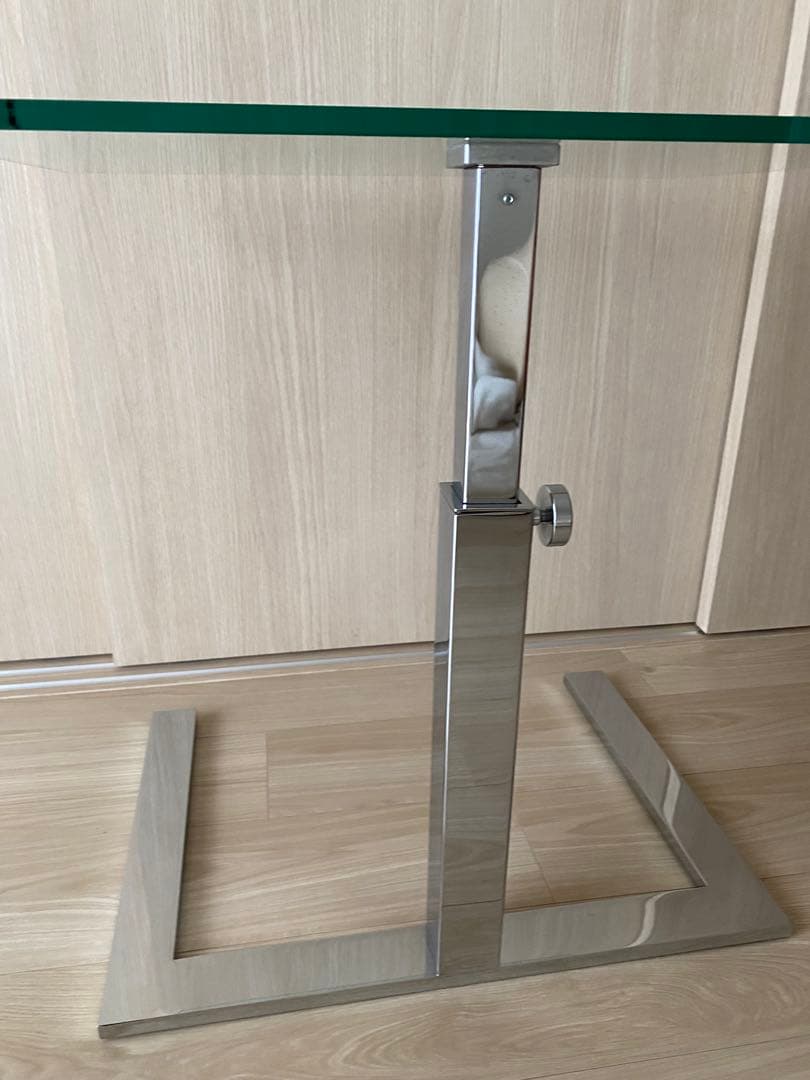 M*L様 ロルフベンツサイドテーブル ROLF BENZ ガラス天板の高さ調整可