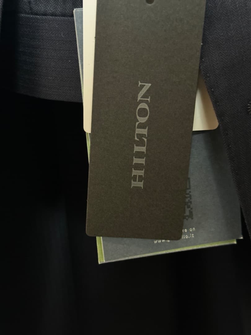 ヒルトン プレミアムスタイリッシュスーツ A25V4458 A5 新品 秋冬