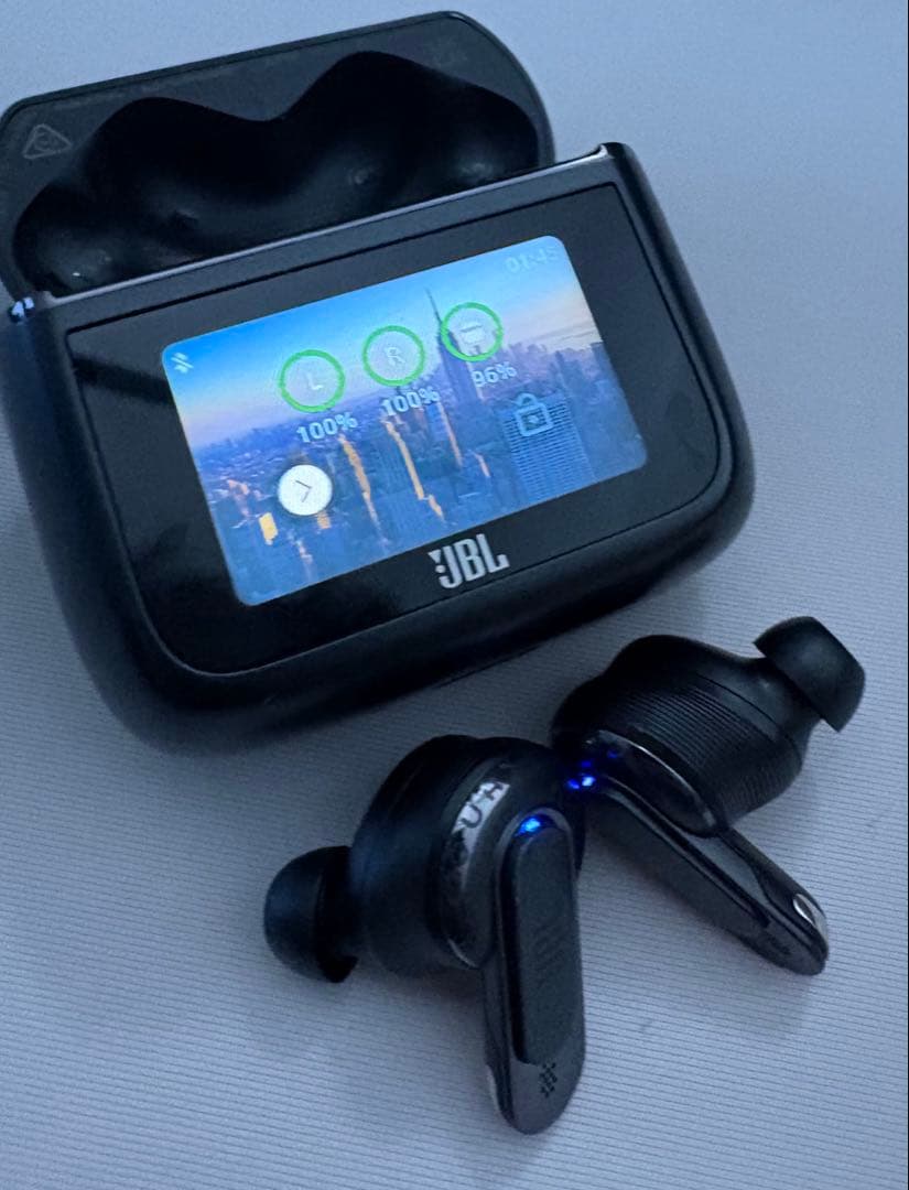 JBL tour pro3ワイヤレスイヤホン 充電ケース付き