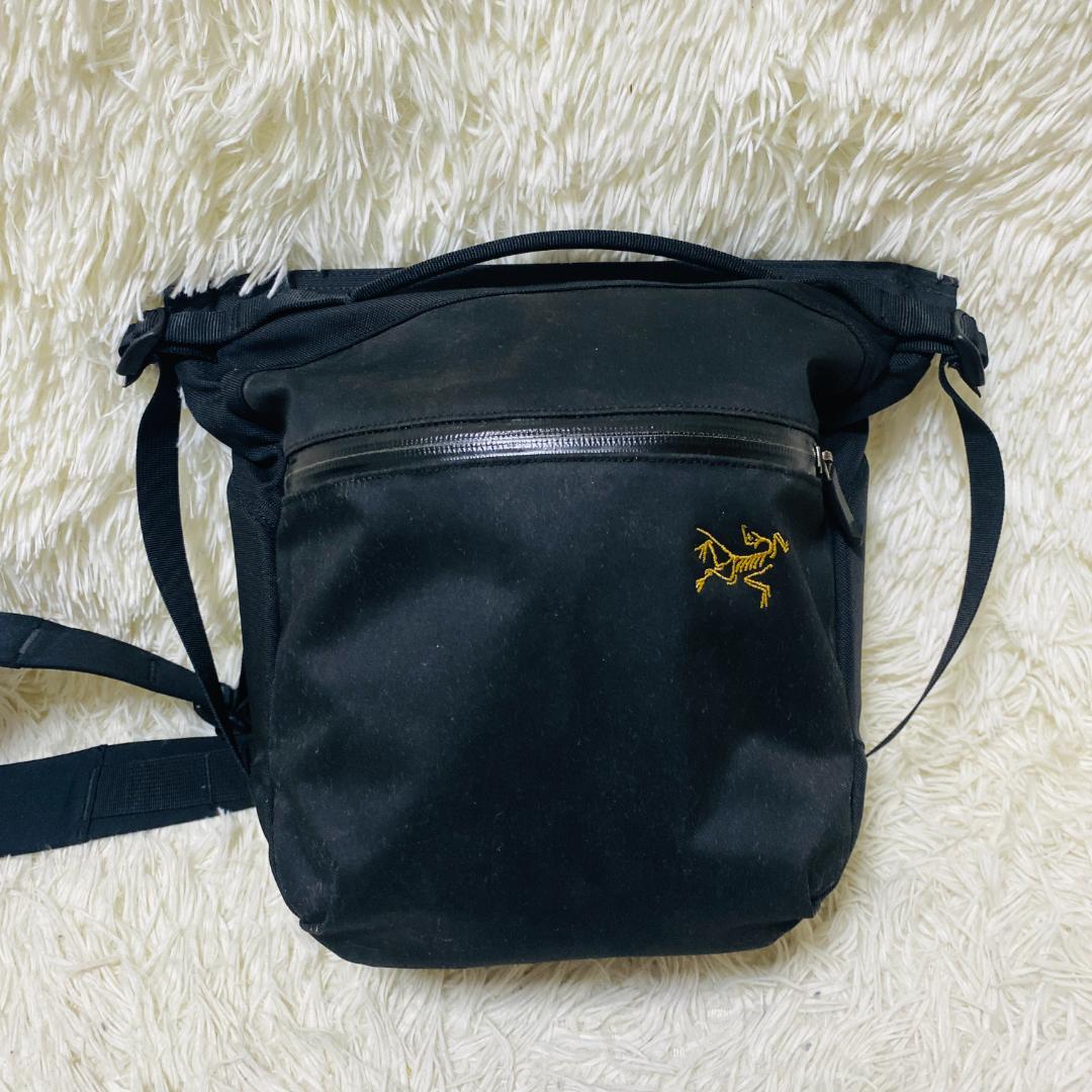 美品 アークテリクス ARC'TERYX アロー8 ショルダーバッグ ブラック