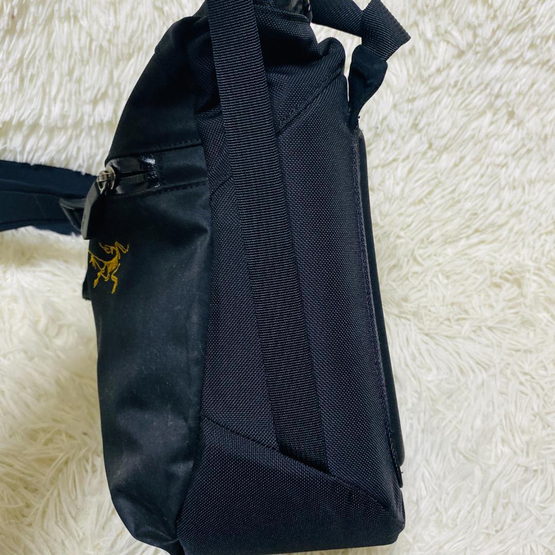 美品 アークテリクス ARC'TERYX アロー8 ショルダーバッグ ブラック