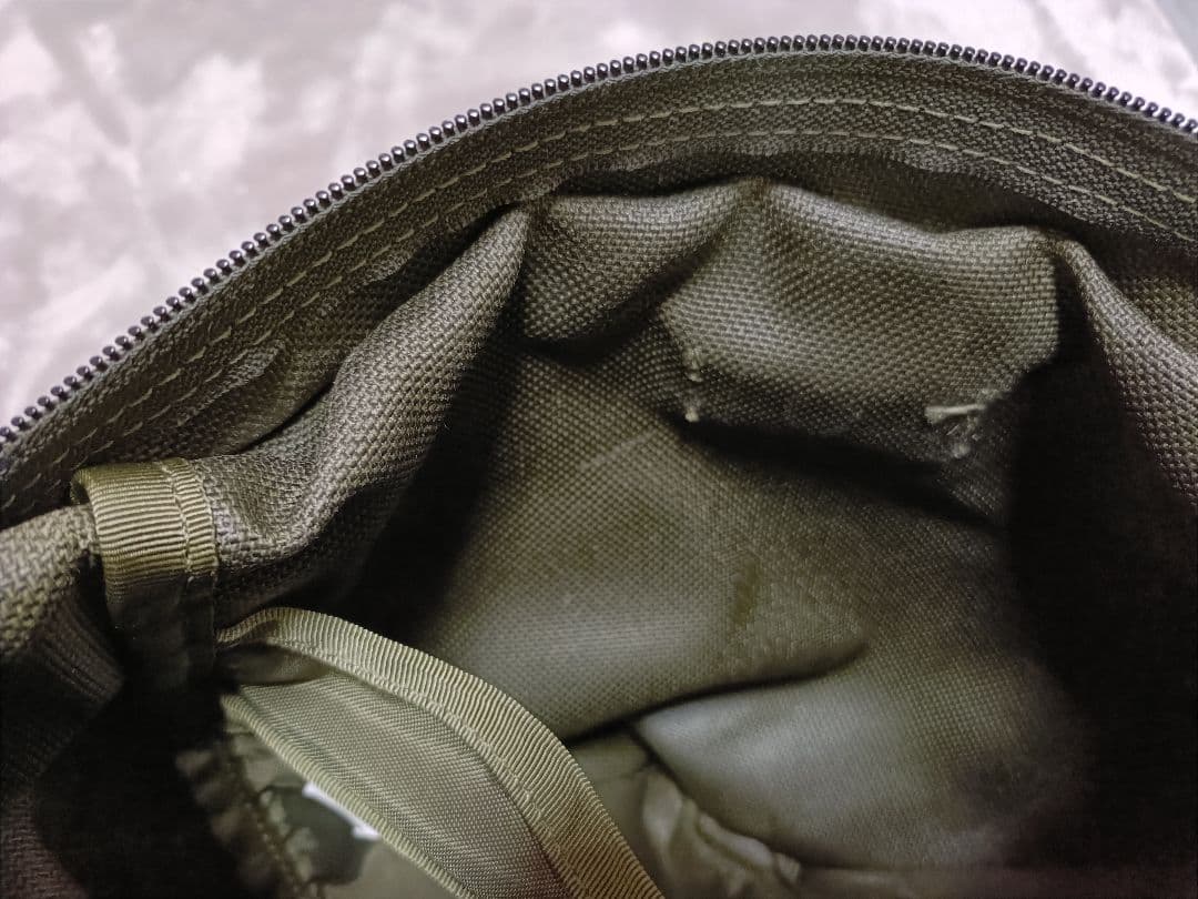 美品　BRIEFING　デイトリッパー　廃盤色　レンジャーグリーン